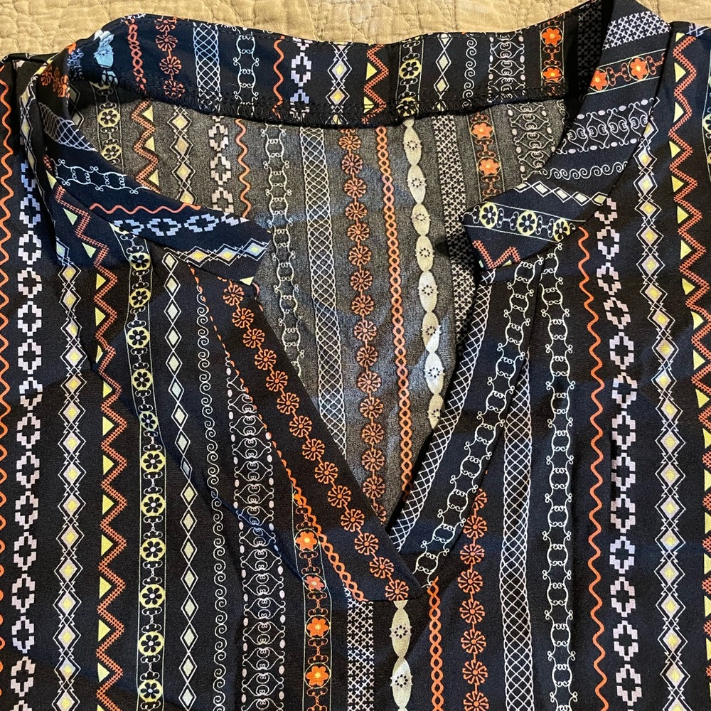 Women’s long sleeve, lightweight blouse extra-large
